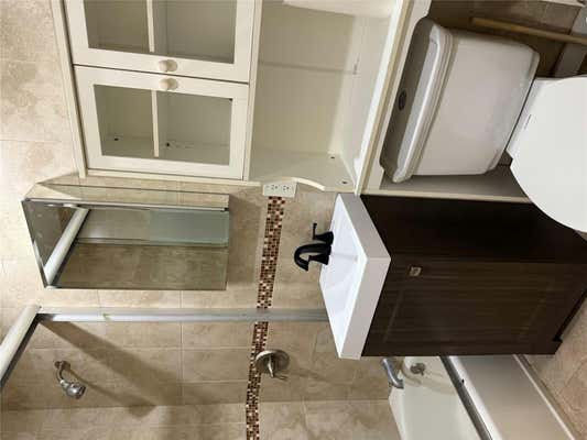 3 beds, 1 bath, 1,265 sqft, $3,000, Unit 2