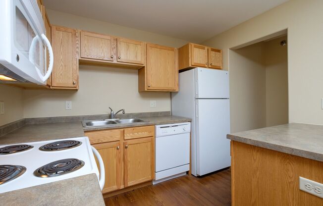 Farmhouse/Rockford Apartments