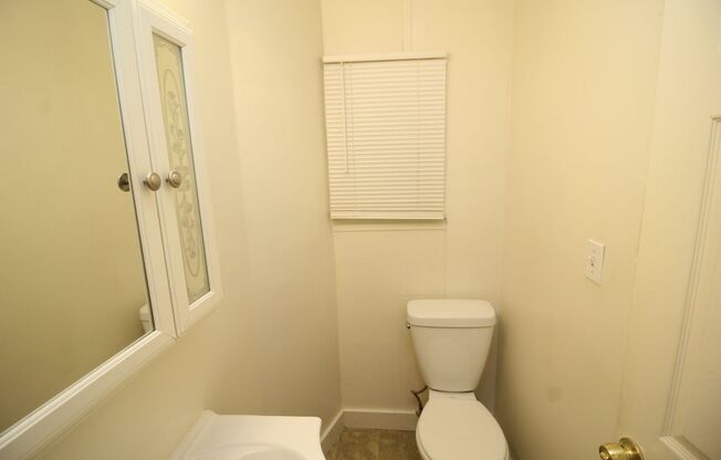 1 bed, 1 bath, 20 sqft, $895, Unit 2R