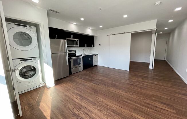 1 bed, 1 bath, 518 sqft, $1,585, Unit 614