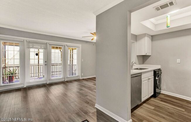 1 bedroom/ 1 bathroom condo in highly sought-after gated community of Colony at San Jose.
