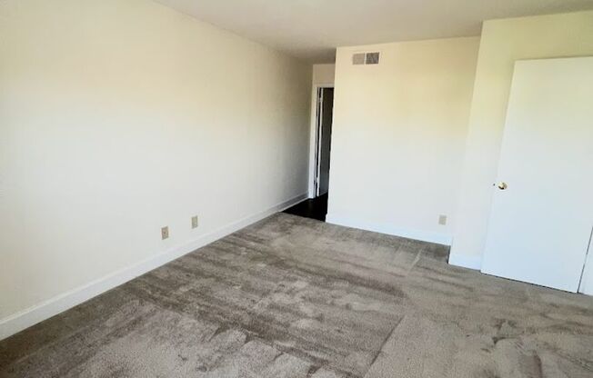 2 beds, 2 baths, 1,037 sqft, $1,900, Unit 1003 C #3B