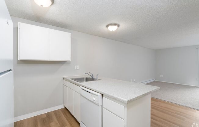 2 beds, 1 bath, 780 sqft, $1,150, Unit 126