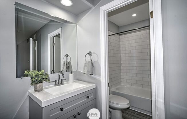 2 beds, 2 baths, 920 sqft, $1,750, Unit 812G