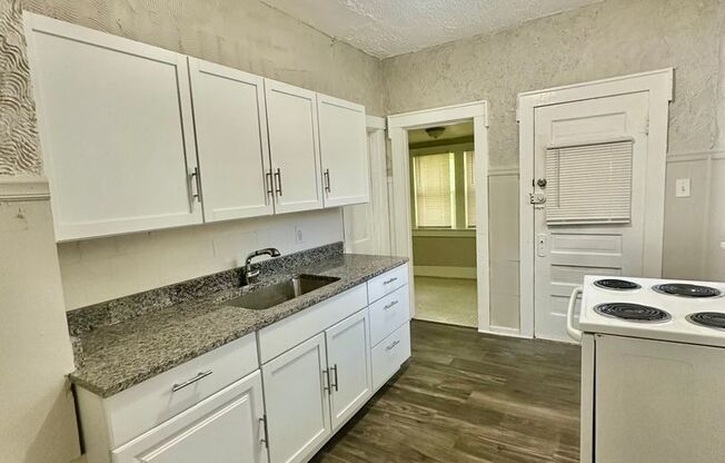 2 beds, 1 bath, $1,200