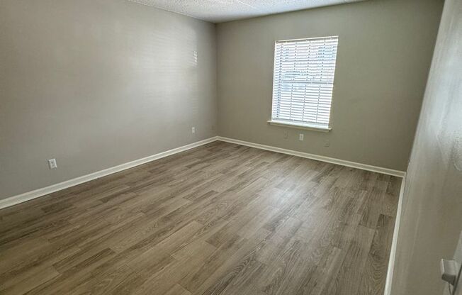 2 beds, 1.5 baths, 890 sqft, $1,240, Unit 2