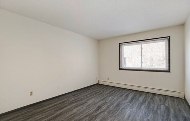 2 beds, 1.5 baths, 1,060 sqft, $1,325, Unit 7700-309