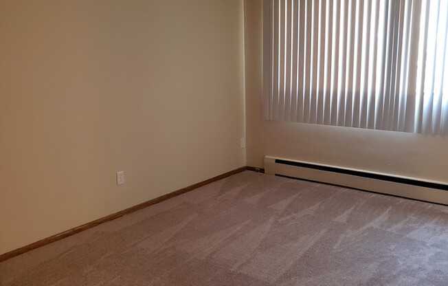 1 bed, 1 bath, 765 sqft, $850, Unit 9