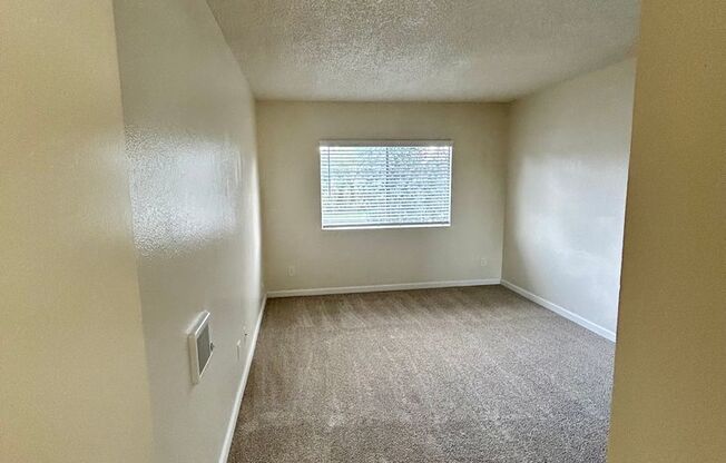 2 beds, 1 bath, 900 sqft, $2,525, Unit 8324-43