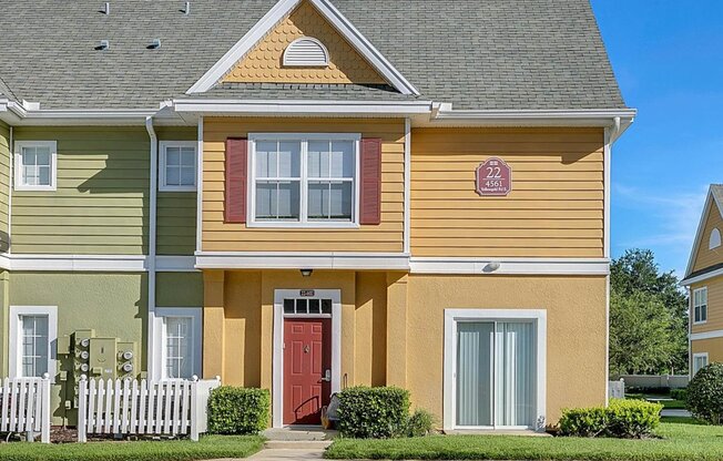 4561 YELLOWGOLD RD E