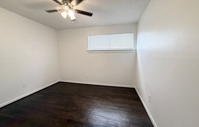 2 beds, 1 bath, $925, Unit SC553