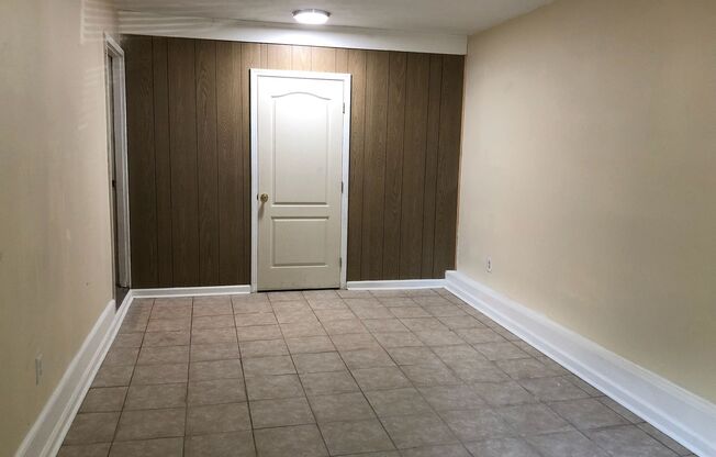 3 beds, 1 bath, $1,250