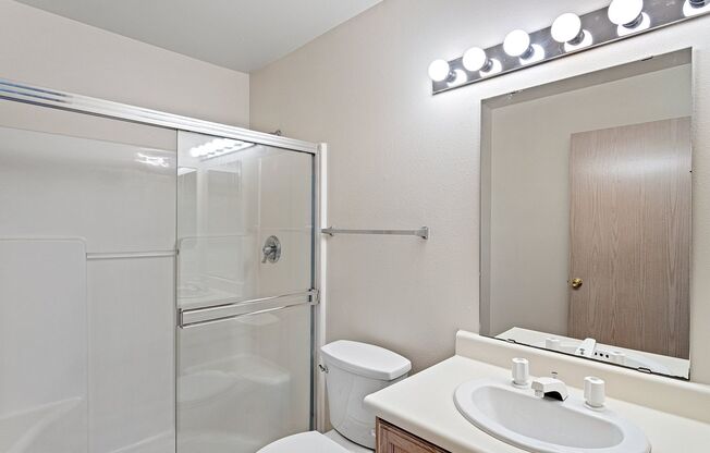 2 beds, 2 baths, 980 sqft, $2,300, Unit SR307
