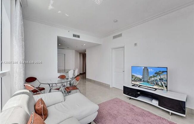 3 beds, 3 baths, 1,744 sqft, $4,800, Unit 1945 S Ocean Dr # 2101