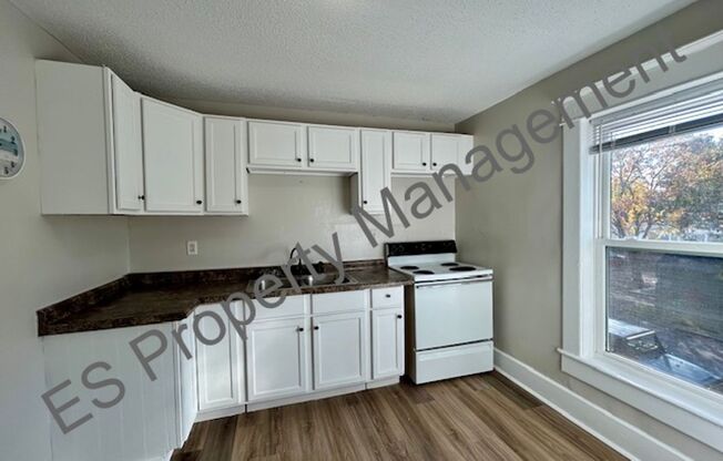 2 beds, 1 bath, $1,095