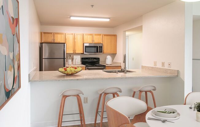 2 beds, 1 bath, 956 sqft, $2,095, Unit 0901