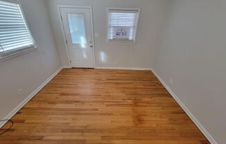 2 beds, 1 bath, $1,250, Unit 167 W Braxton Foushee St