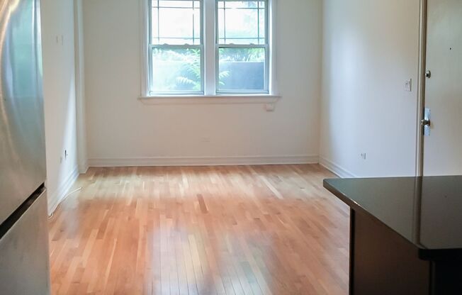 2 beds, 1 bath, 854 sqft, $2,495, Unit 3816S-G