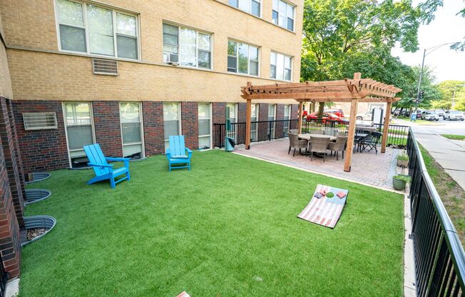 3 beds, 2 baths, $2,900, Unit 1301-3E
