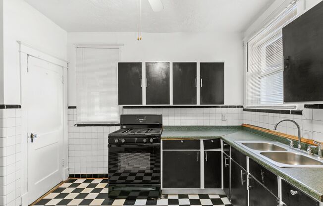 Welcome to 4849 Anderson Avenue!