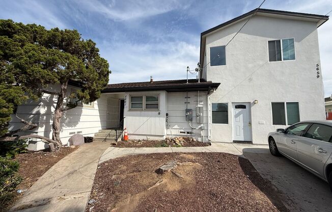 5659-5661 Dorothy Way