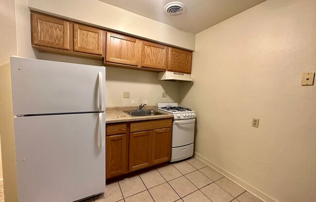 Studio, 1 bath, $750, Unit 212