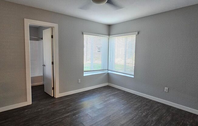 2 beds, 2 baths, 980 sqft, $2,670, Unit C105