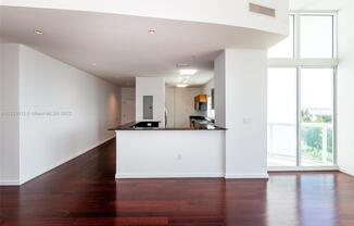 1800 N Bayshore Dr