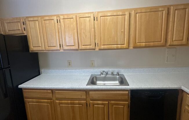 3 beds, 2 baths, 1,300 sqft, $2,100, Unit 3335 #202