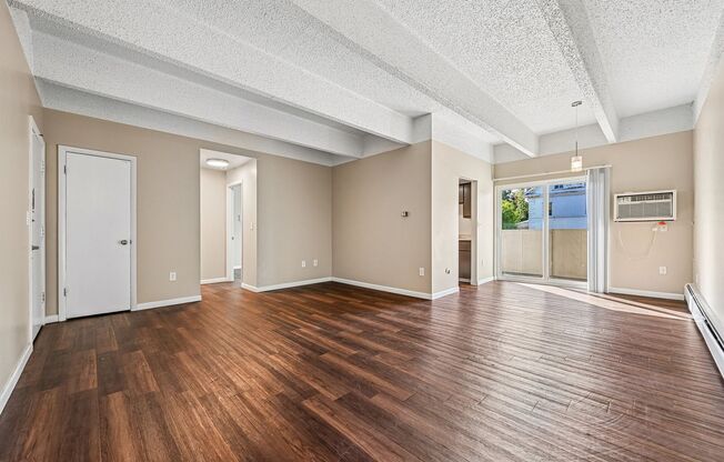 1 bed, 1 bath, 640 sqft, $1,200, Unit 102