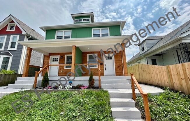 Gorgeous 3 bedroom 1.5 bath duplex near downtown Indy!