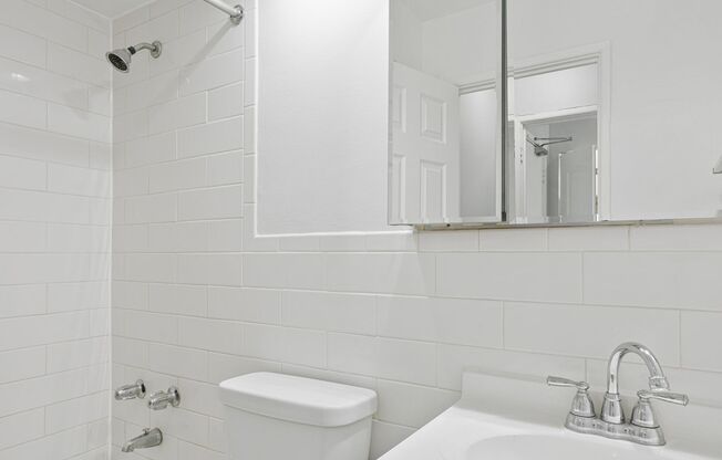 Studio, 1 bath, 275 sqft, $1,350, Unit 341