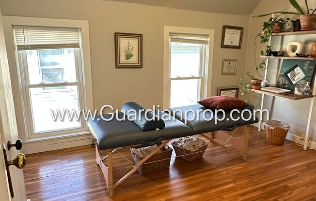 2 beds, 1 bath, $1,875