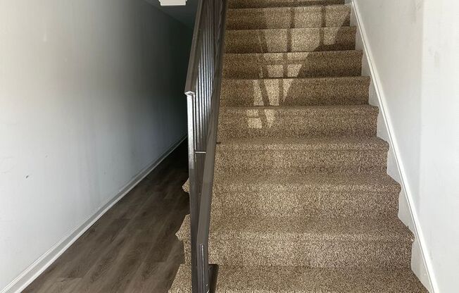 3 beds, 2 baths, 1,200 sqft, $2,295