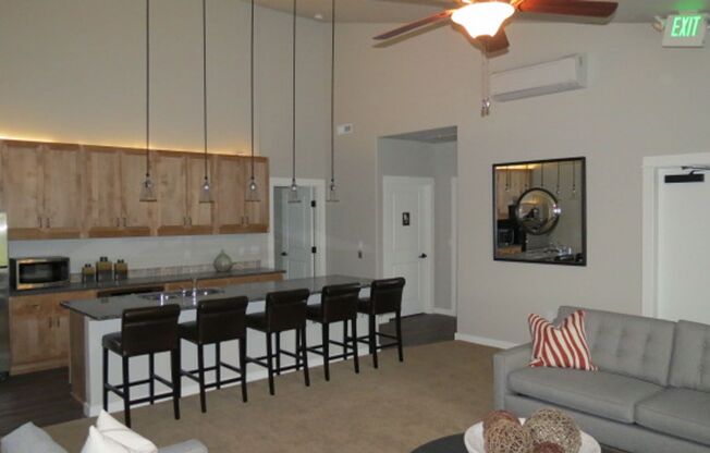 1 bed, 1 bath, 835 sqft, $1,570, Unit B201