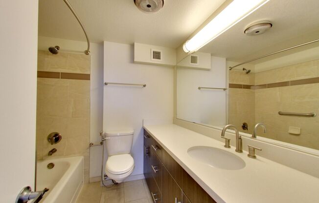 2 beds, 1 bath, 1,042 sqft, $3,440, Unit 212