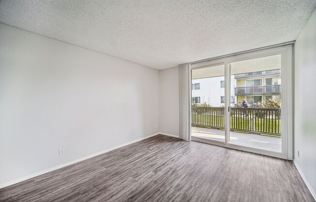 2 beds, 2 baths, 1,058 sqft, $2,598, Unit 4220.307