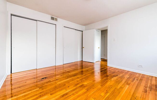 7834 S Coles