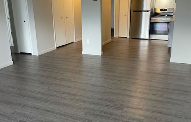 Renovated Two-Bedroom Apartment – Prime Walled Lake Location!