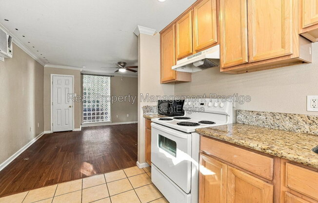 Studio, 1 bath, 550 sqft, $995, Unit 21