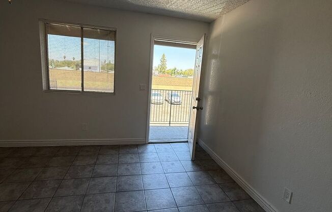 2 beds, 1 bath, 750 sqft, $950, Unit 209