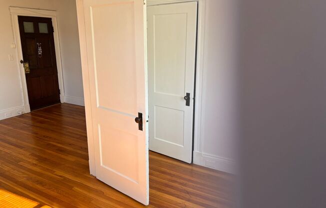 2 beds, 1 bath, 524 sqft, $2,100, Unit 109 Summer #414