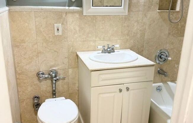 1 bed, 1 bath, 620 sqft, $4,495, Unit 9O