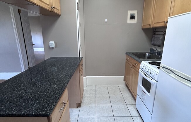 1 bed, 1 bath, $2,800, Unit 21