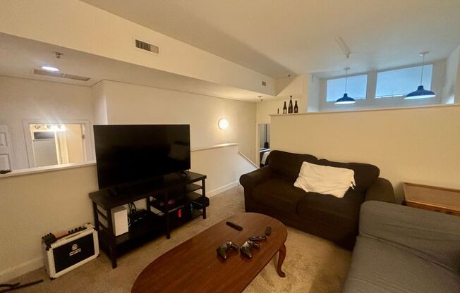 2 beds, 2 baths, 900 sqft, $2,299, Unit 318