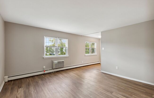 2 beds, 1 bath, $1,595, Unit Apt C3