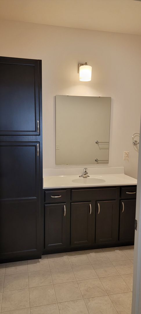 3 beds, 2 baths, 1,344 sqft, $1,665, Unit 336