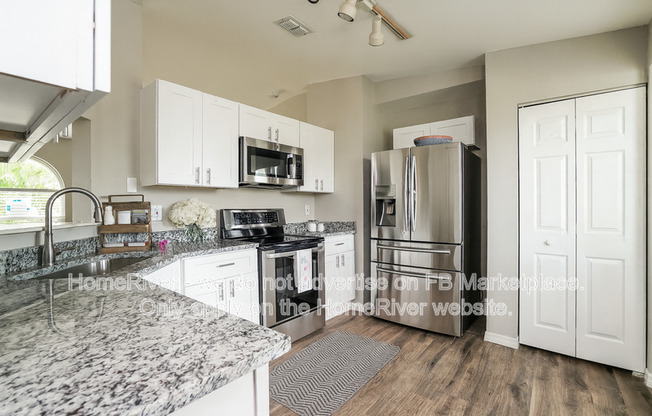 902 SW 11 CT