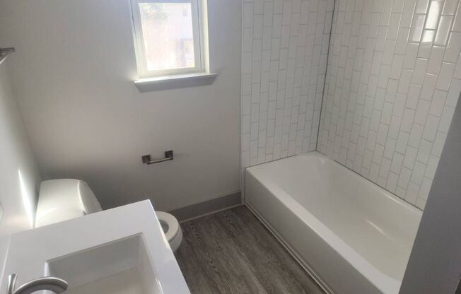 2 beds, 1 bath, 1,040 sqft, $1,750, Unit 583WD04