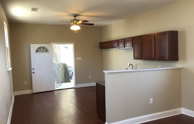 1820A-1820B Agriculture St.
